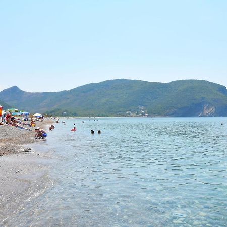 Apartments Siljak Petrovac エクステリア 写真