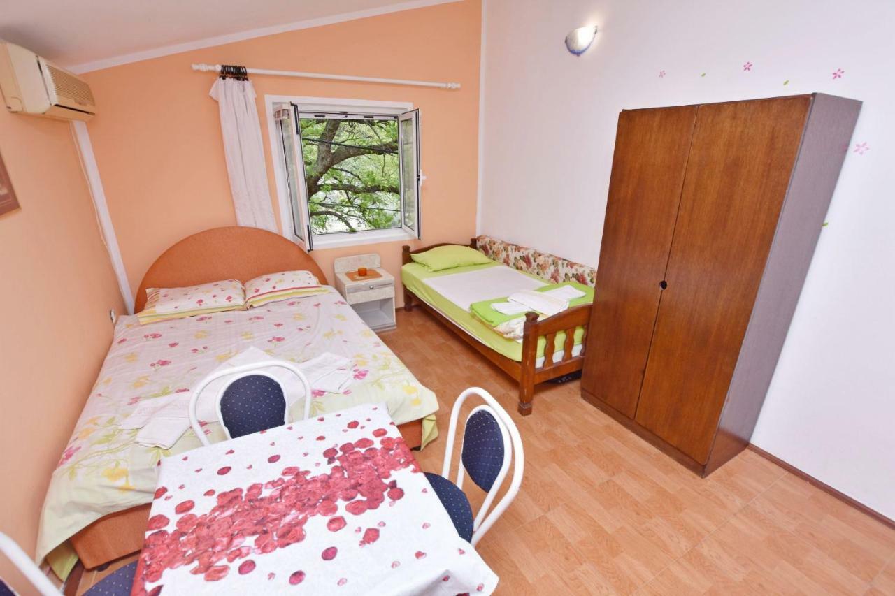Apartments Siljak Petrovac エクステリア 写真