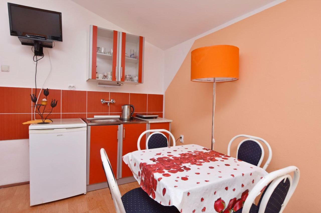 Apartments Siljak Petrovac エクステリア 写真