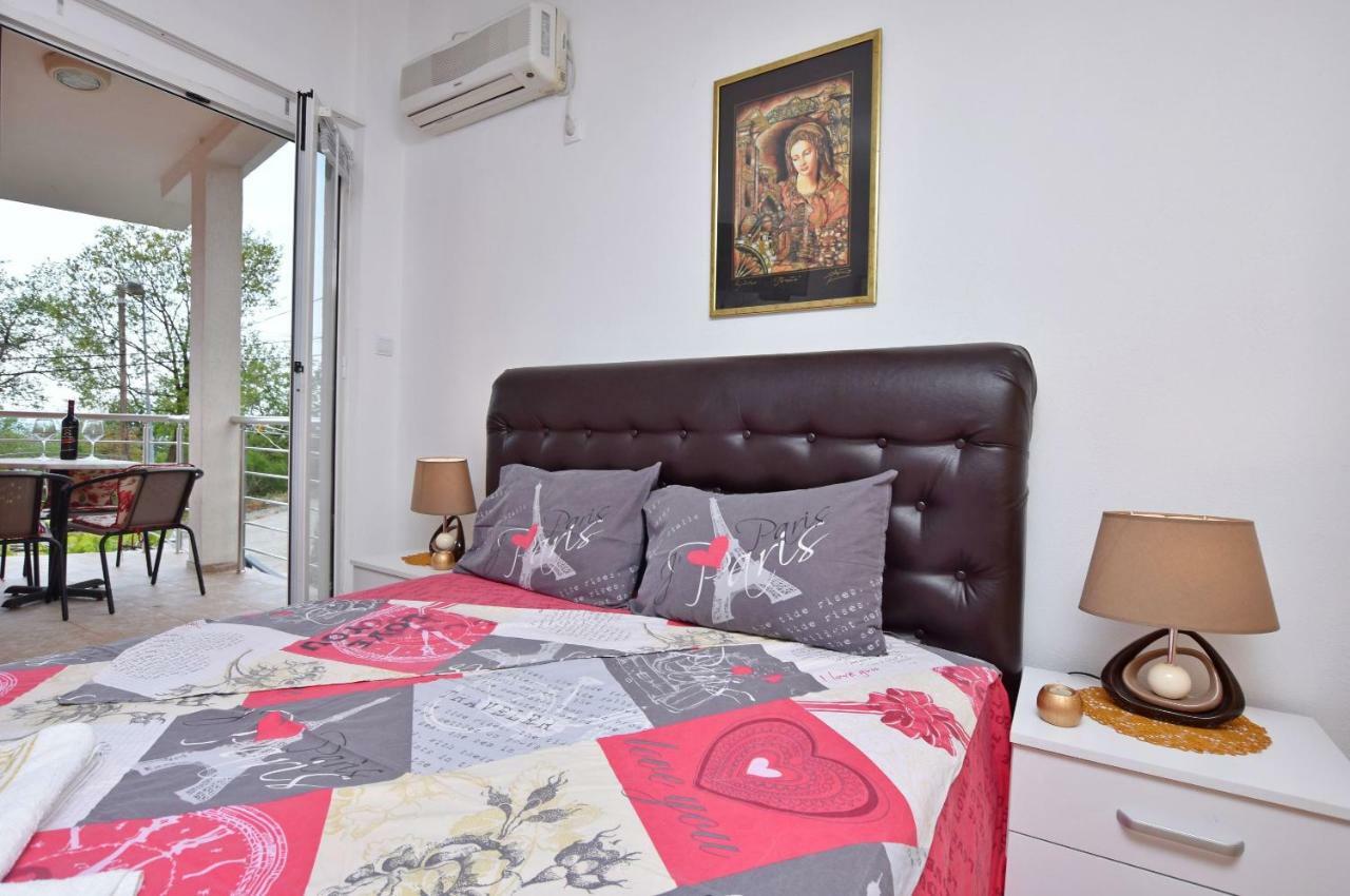 Apartments Siljak Petrovac エクステリア 写真