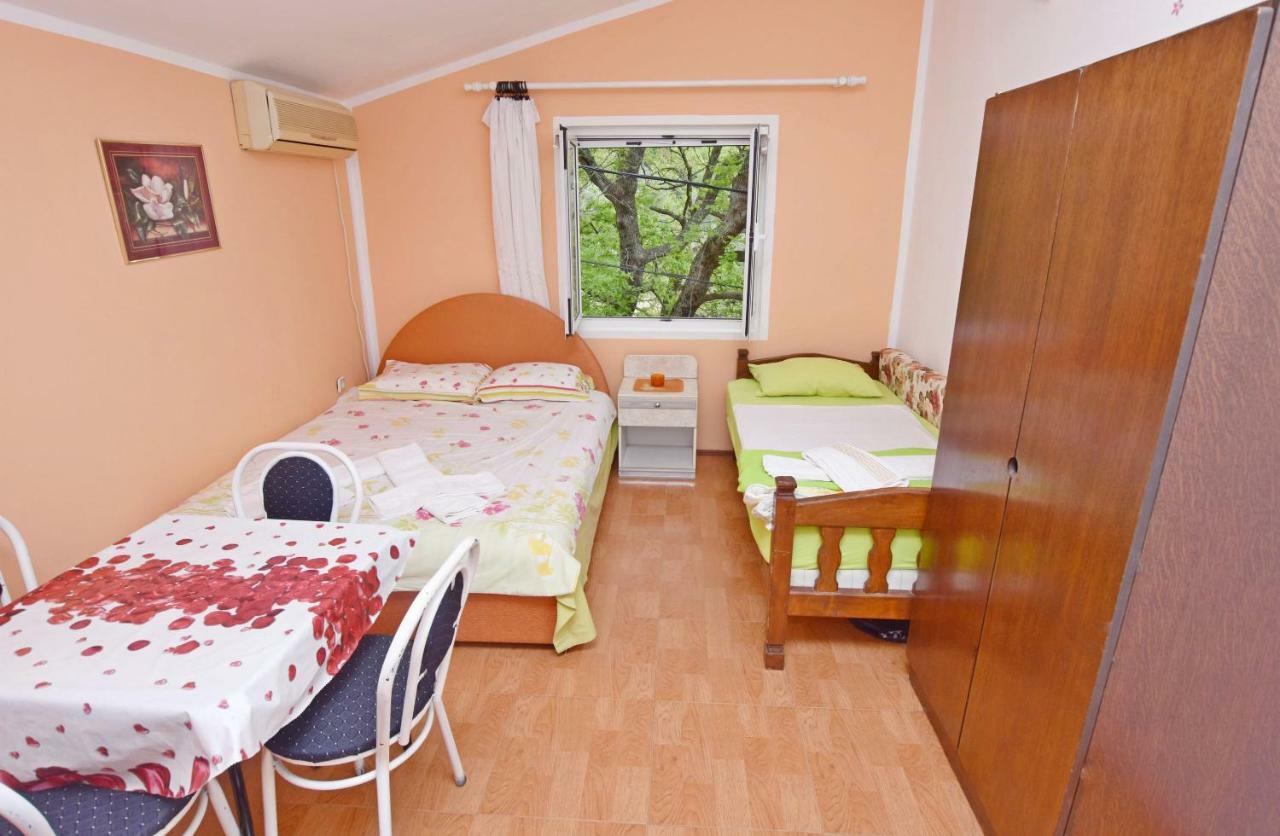 Apartments Siljak Petrovac エクステリア 写真