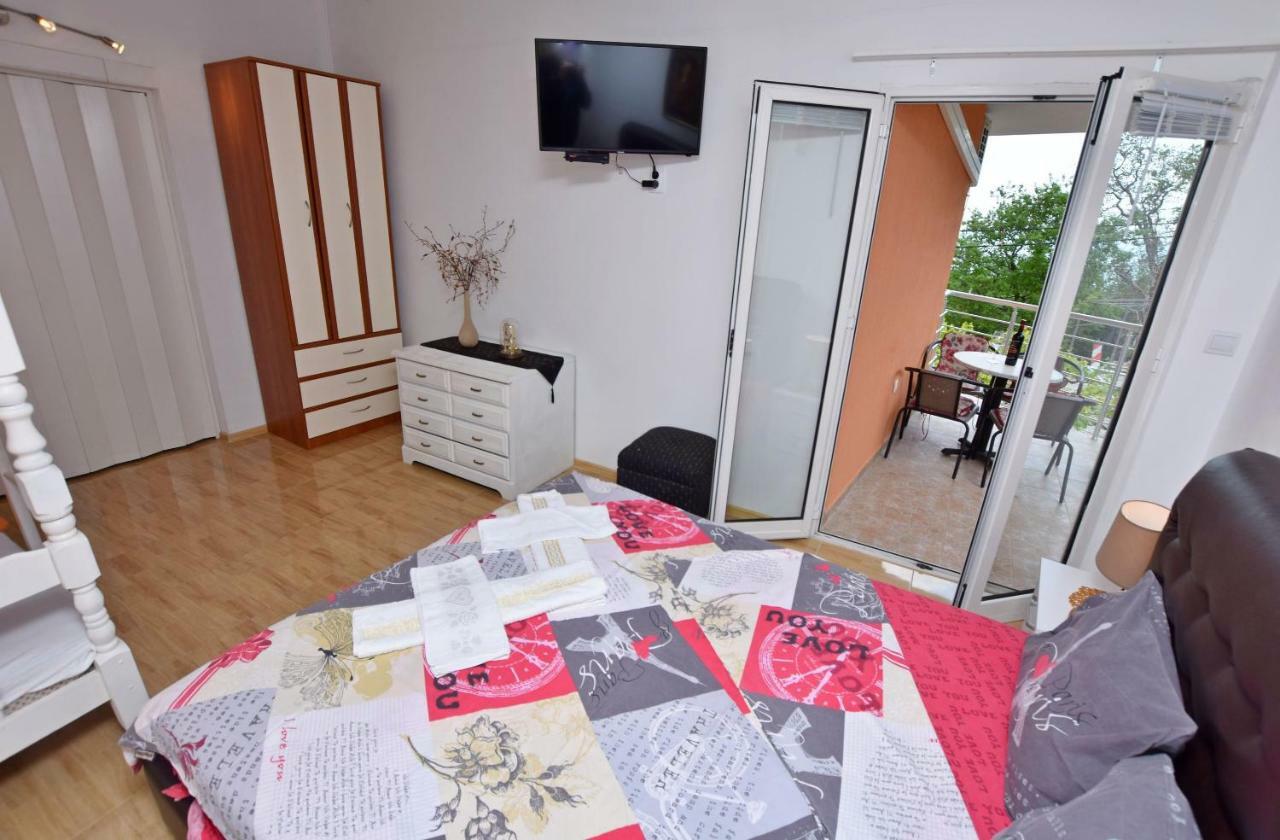 Apartments Siljak Petrovac エクステリア 写真