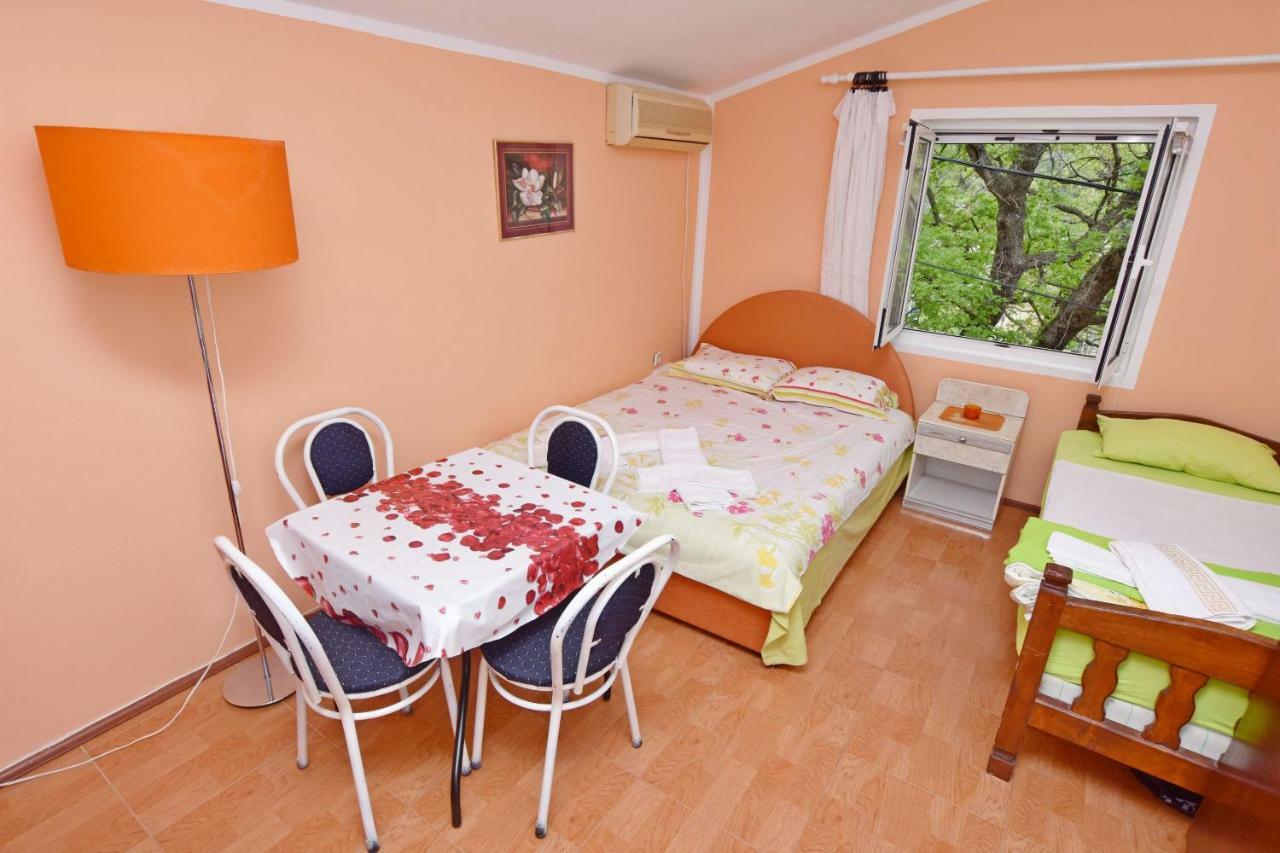 Apartments Siljak Petrovac エクステリア 写真