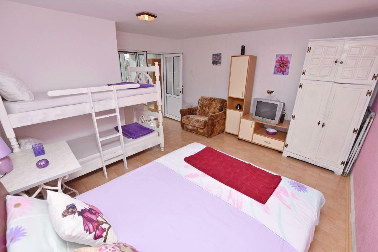 Apartments Siljak Petrovac エクステリア 写真