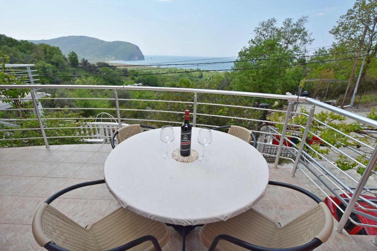 Apartments Siljak Petrovac エクステリア 写真