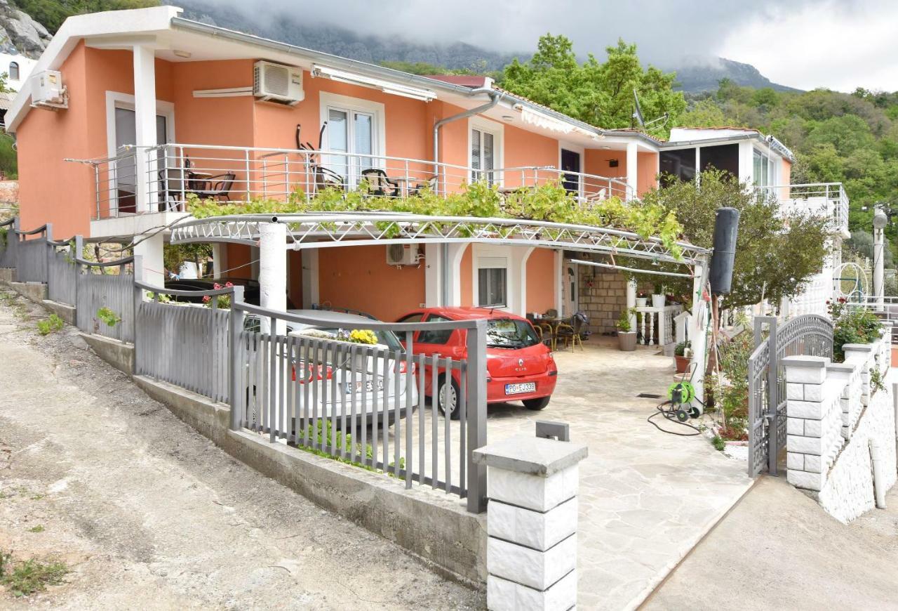 Apartments Siljak Petrovac エクステリア 写真