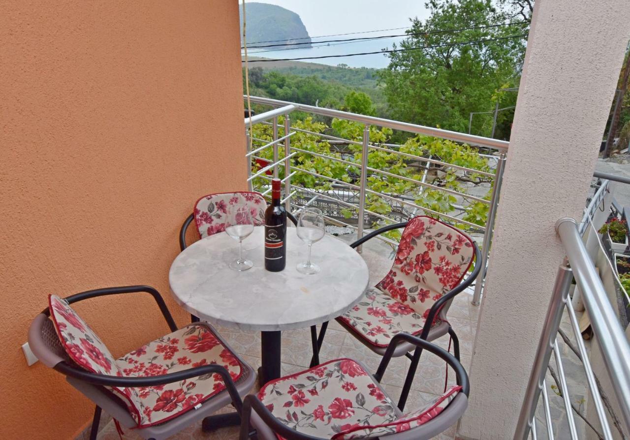 Apartments Siljak Petrovac エクステリア 写真