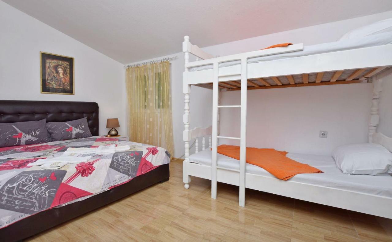 Apartments Siljak Petrovac エクステリア 写真