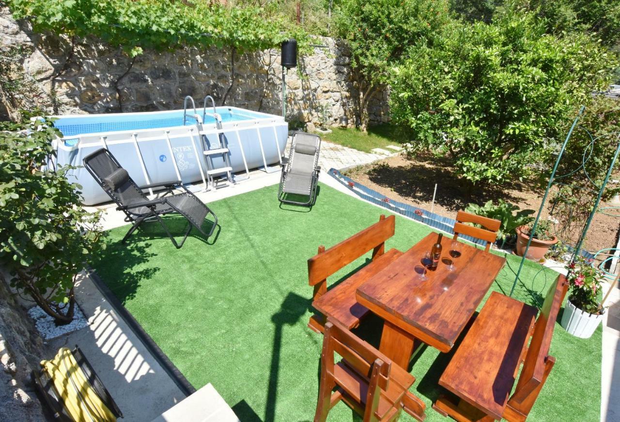 Apartments Siljak Petrovac エクステリア 写真